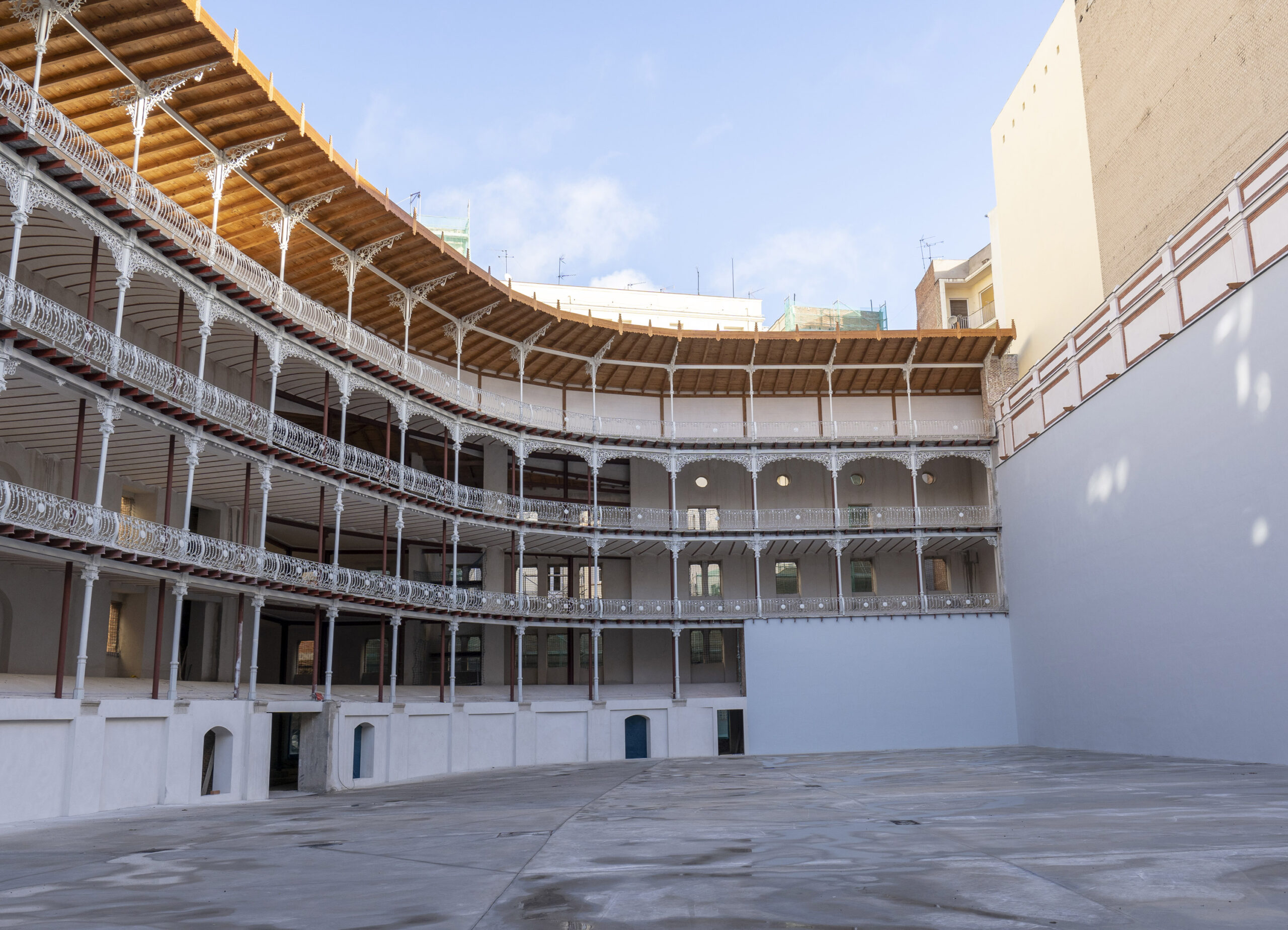 Fotografía de la cancha después de la restauración.